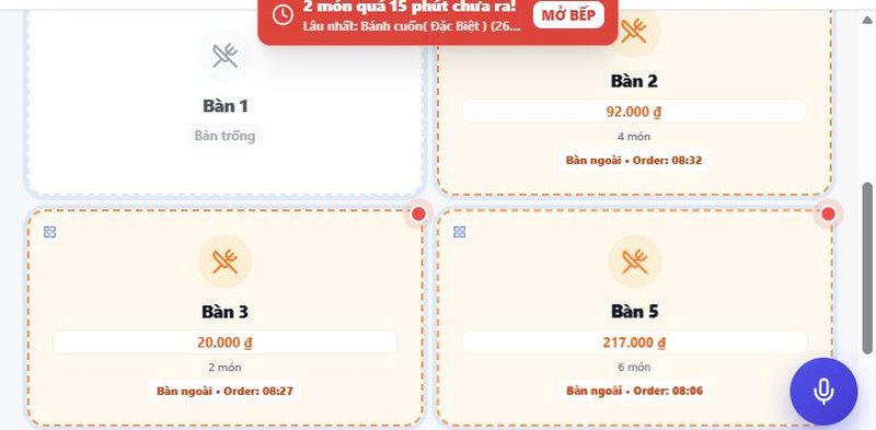 màn Bàn đang ở chế độ Sắp xếp bàn: ô bàn viền xanh đứt nét, nút Xong nền đỏ nhạt, tài khoản Thu ngân